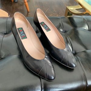Vintage Italian leather pumps.